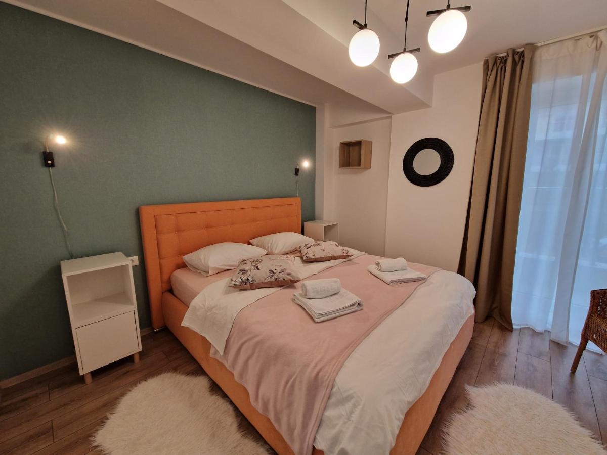 Golden Airport Residence Отопень Екстер'єр фото
