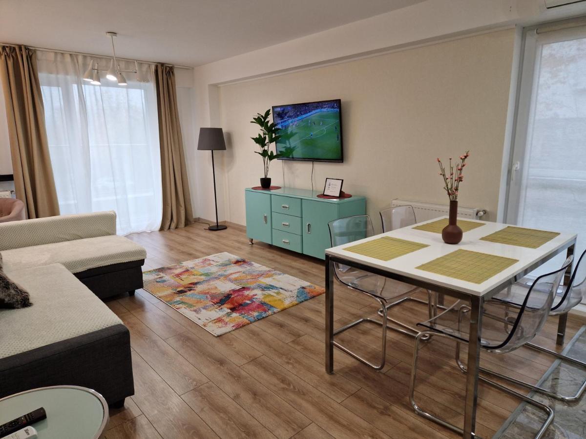 Golden Airport Residence Отопень Екстер'єр фото